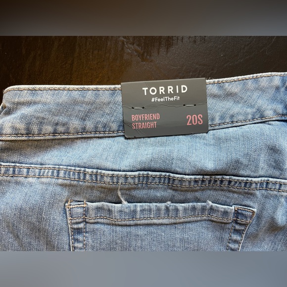 Torrid Boyfriend Straight Jeans NWT - Picture 4 of 4